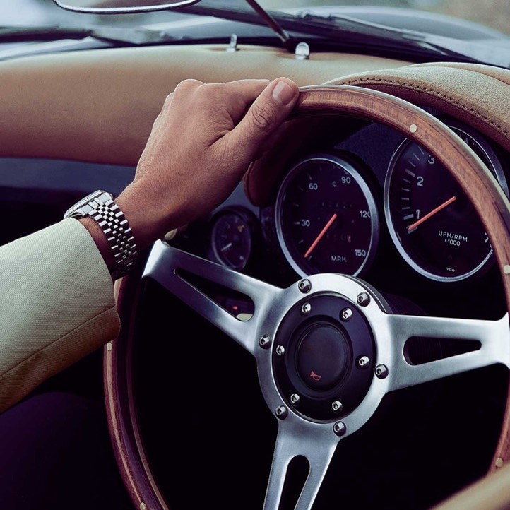 PromoCardWithHighlights  Investment Services